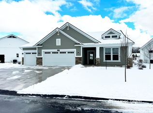 5542 Isle River Dr, Belmont, MI 49306