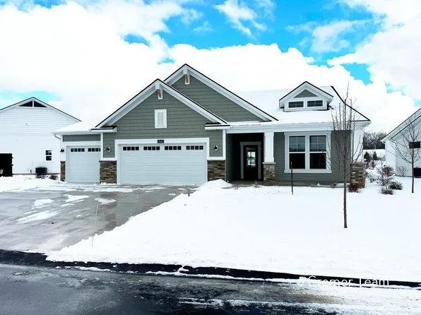 5542 Isle River Dr, Belmont, MI 49306
