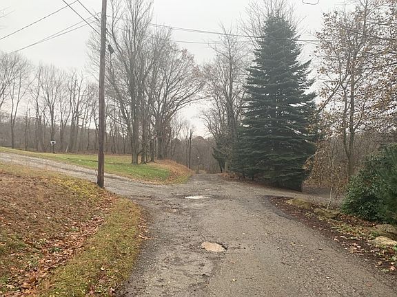 4th image of 4945 Piney Branch Ln