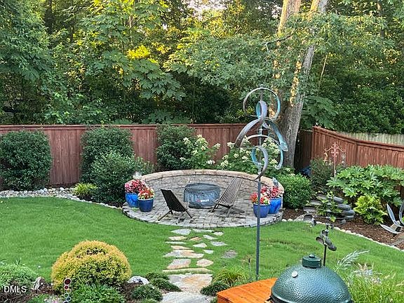 3rd image of 2118 Cowper Dr