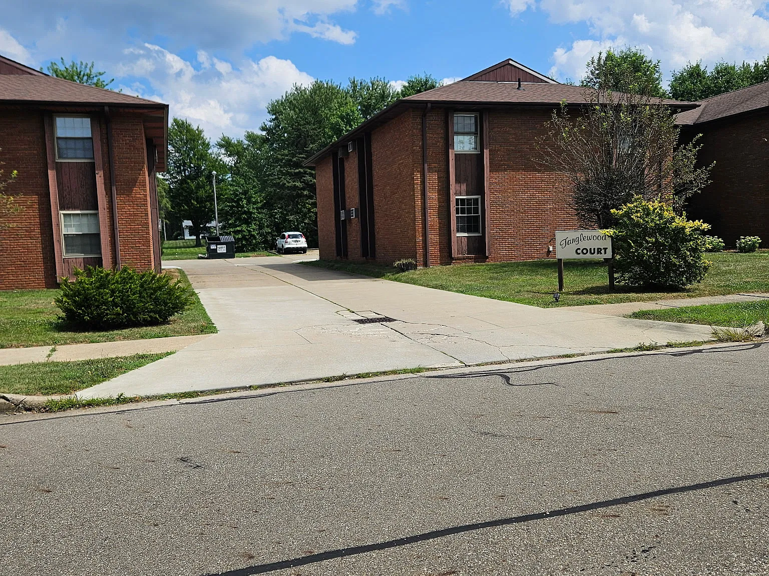 2 bed, 795 sqft, $865 — Photo 1