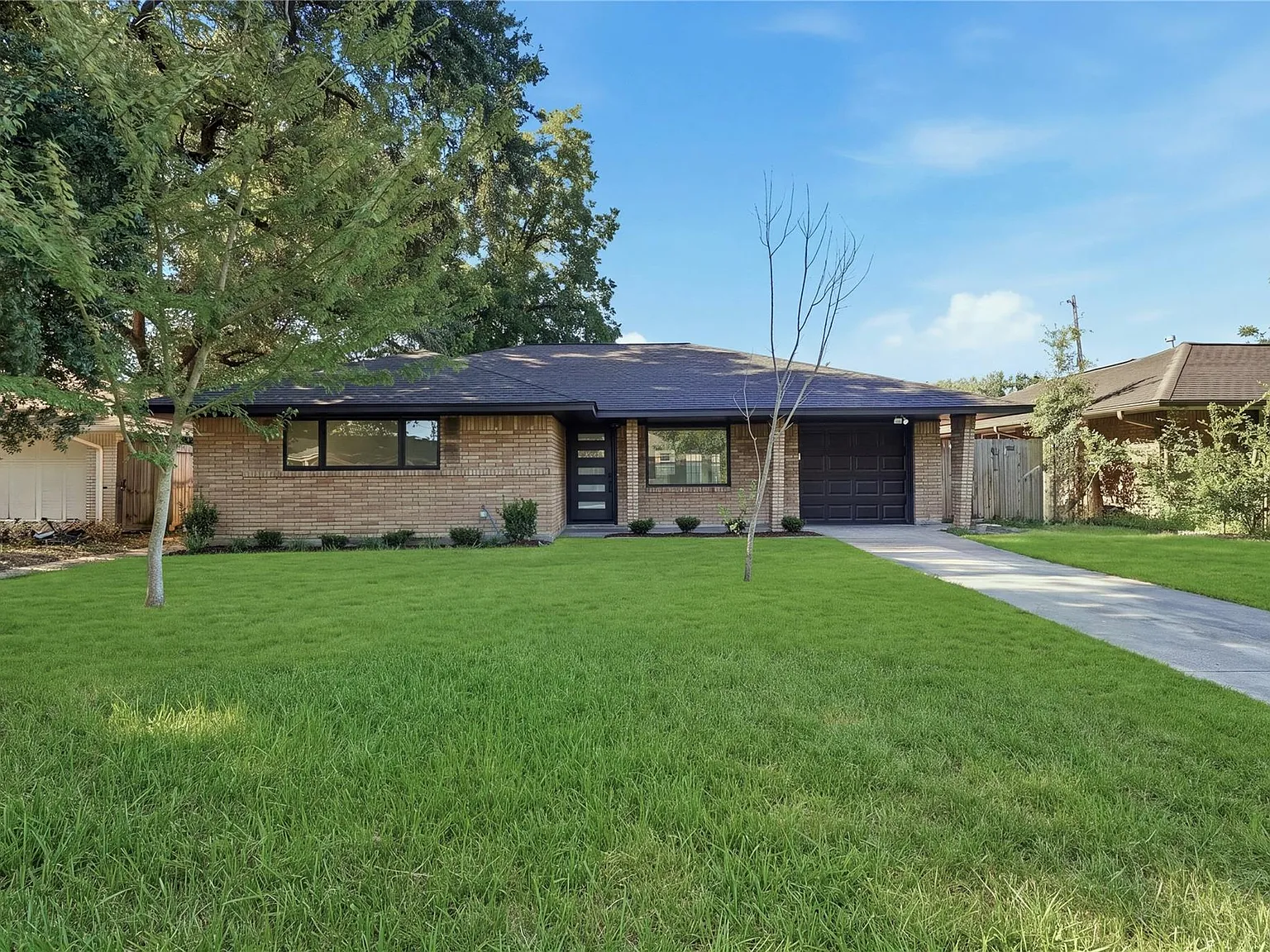 3 bed, 1.0 bath, 1201 sqft, $2,600 — Photo 4