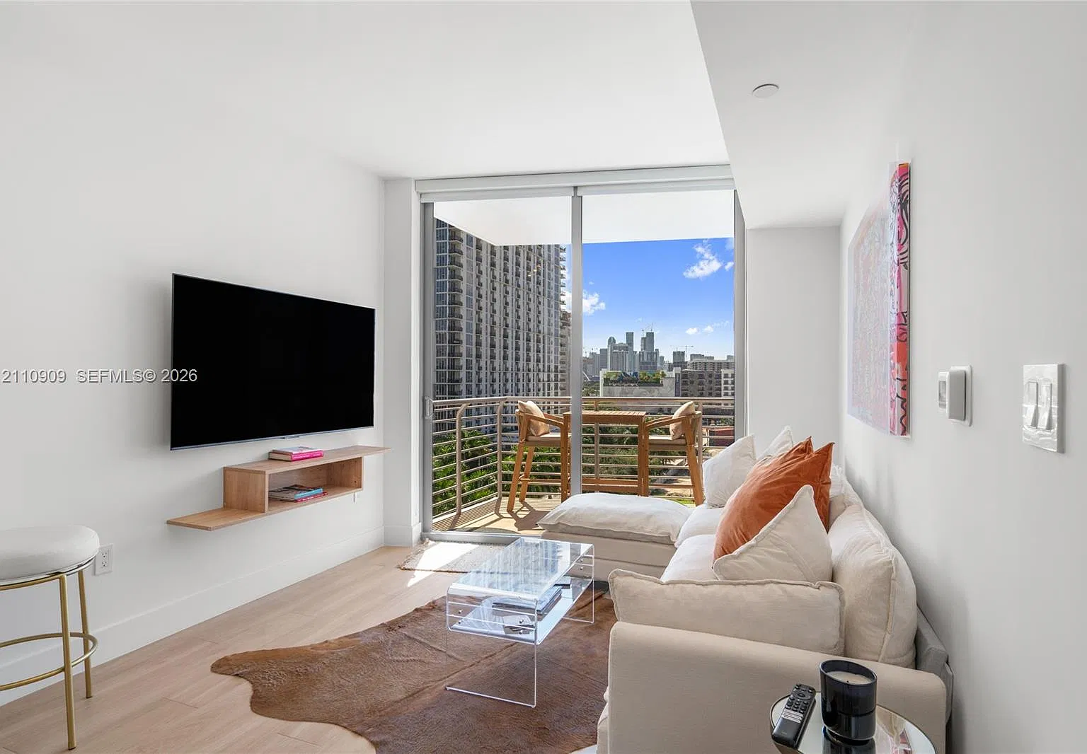 2 bed, 2.0 bath, 873 sqft, $5,950 — Photo 3