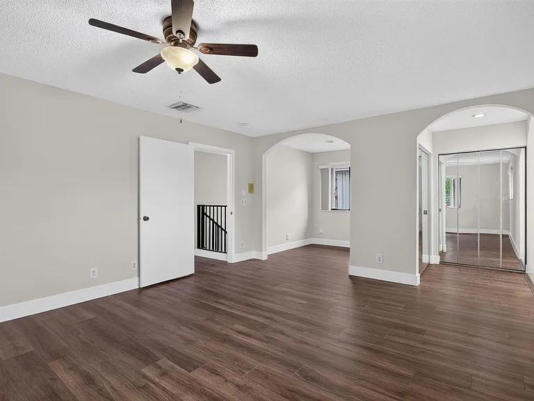 587 NW 38th Ave — Photo 35