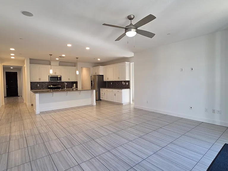953 Kennedy Dr — Photo 23