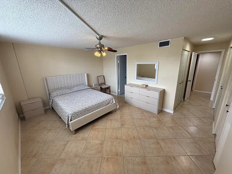 401 SE 3rd St #204 — Photo 26