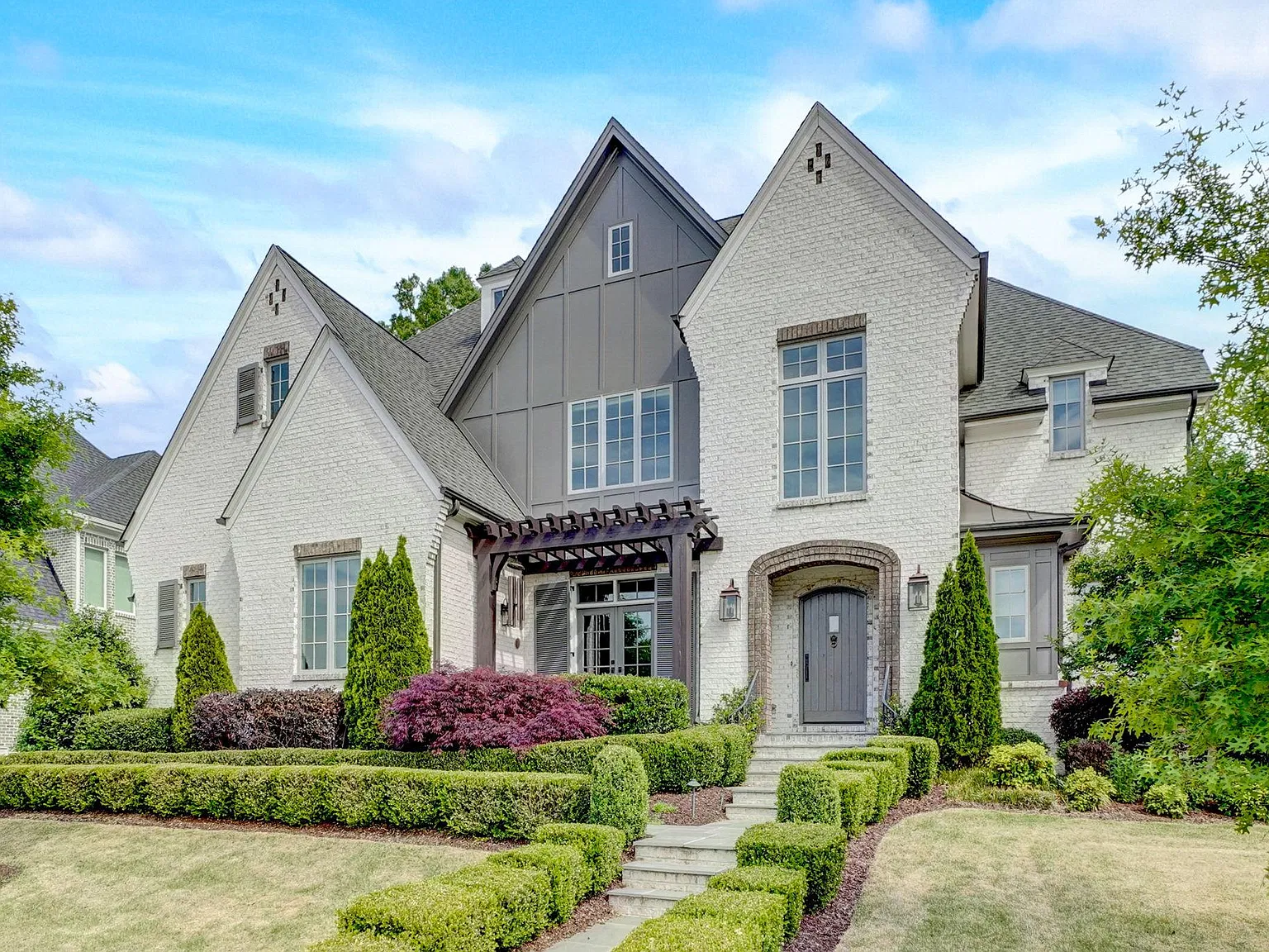 5 bed, 5.5 bath, 4279 sqft, $7,000 — Photo 3