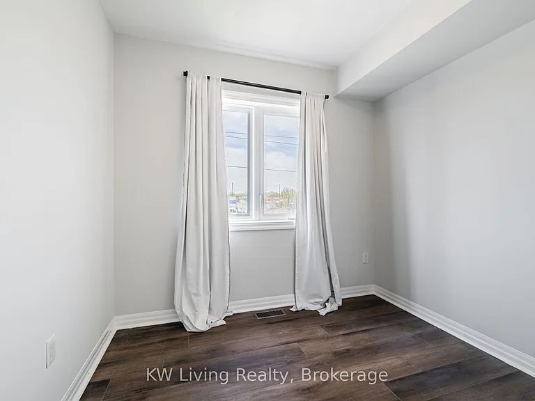 70 Plains Rd E #18 — Photo 31