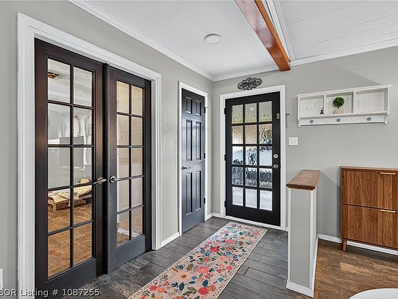 3rd image of 3416 Londonderry Rd