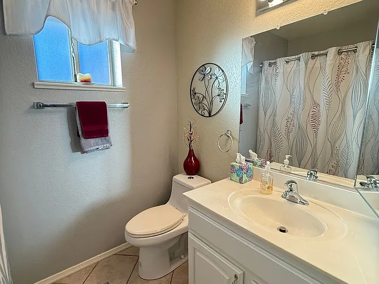 11401 E Medina Ave — Photo 17