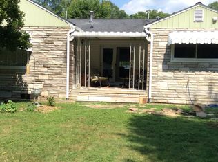 1111 S B St #HOUSE, Saint Albans, WV 25177
