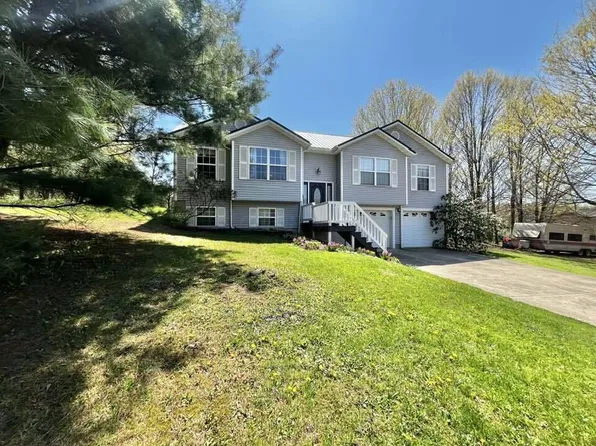 352 Valleybrook Cir, Howard, OH 43028