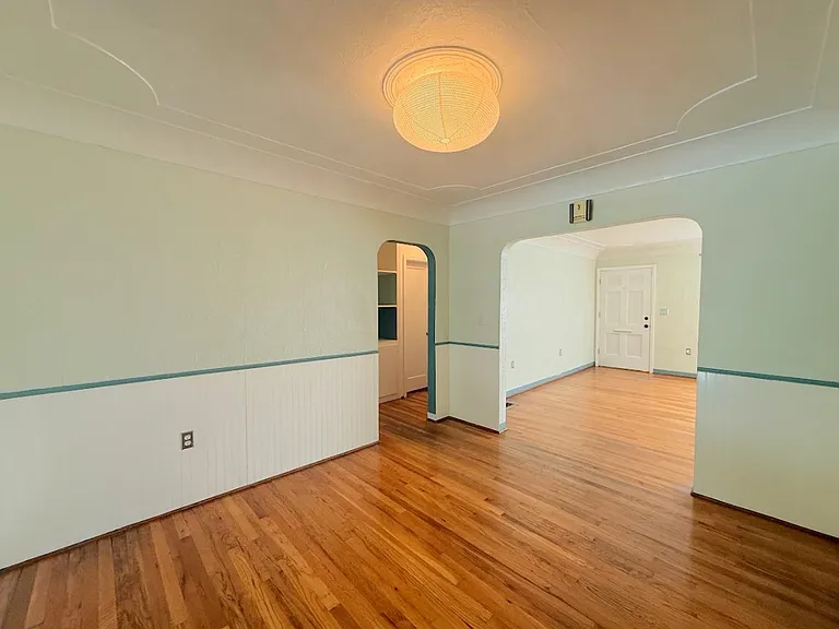 3021 Oleander Ave — Photo 6