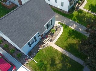 1166 E Mitchell Ave, Waterloo, IA 50702
