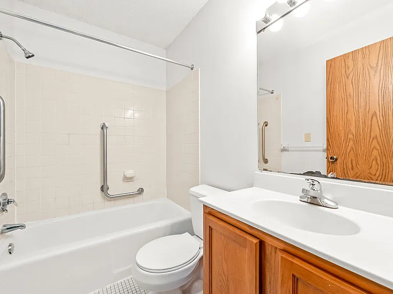 Westview Apartments — Photo 17