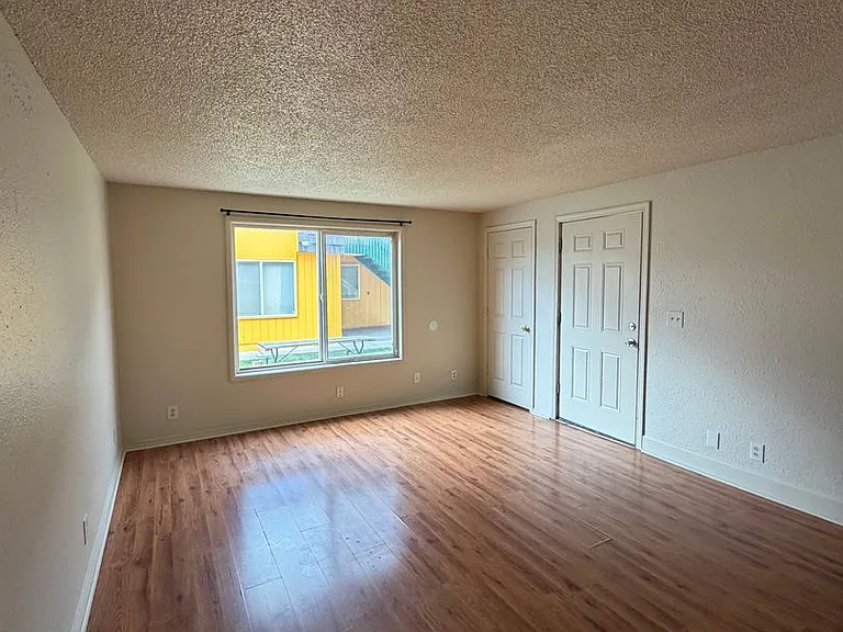 2124 Arthur St #15 — Photo 9