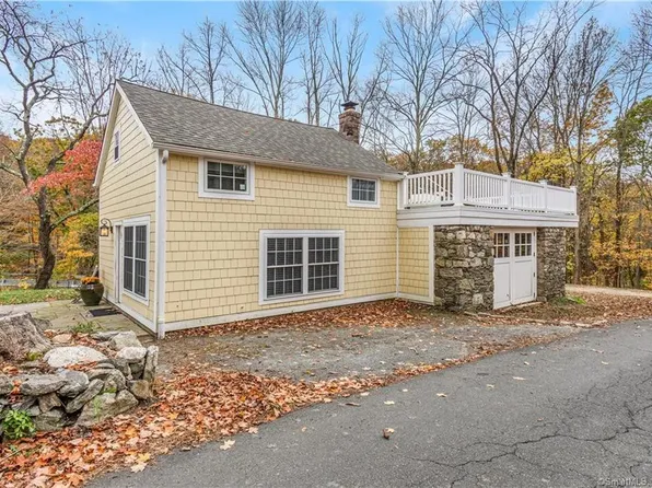 3 Ladder Hill Rd N, Weston, CT 06883