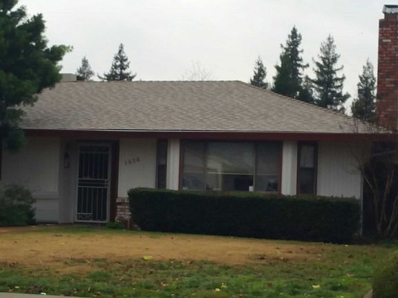 4th image of 1658 Clark Ave