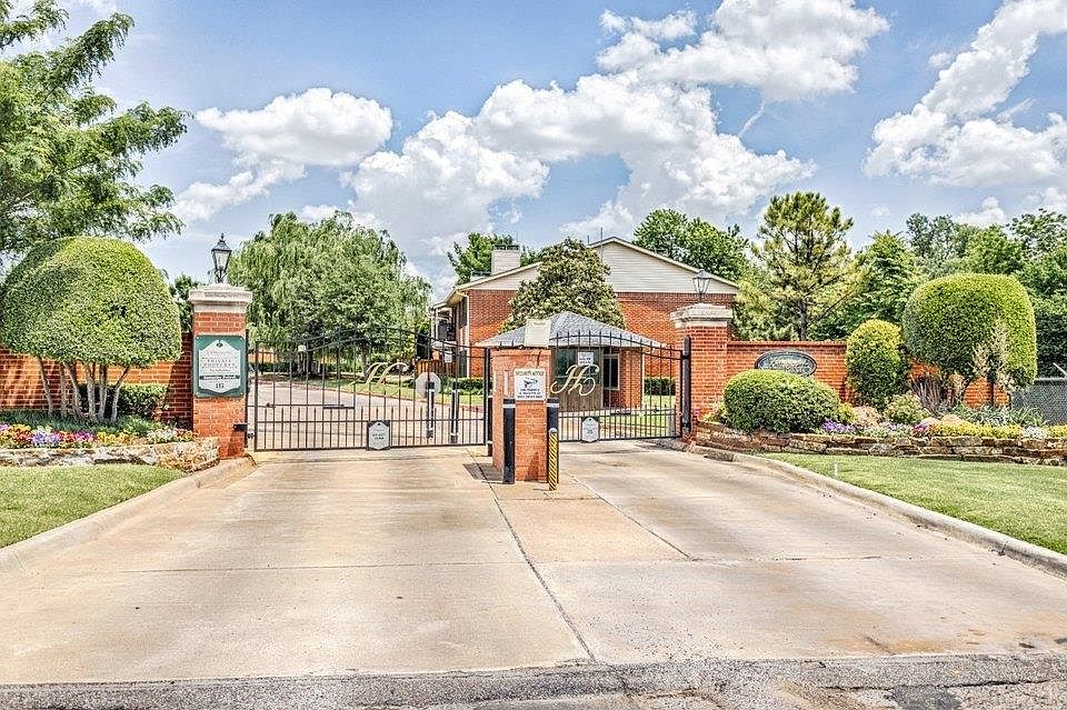 1st image of 4400 Hemingway Dr APT 252