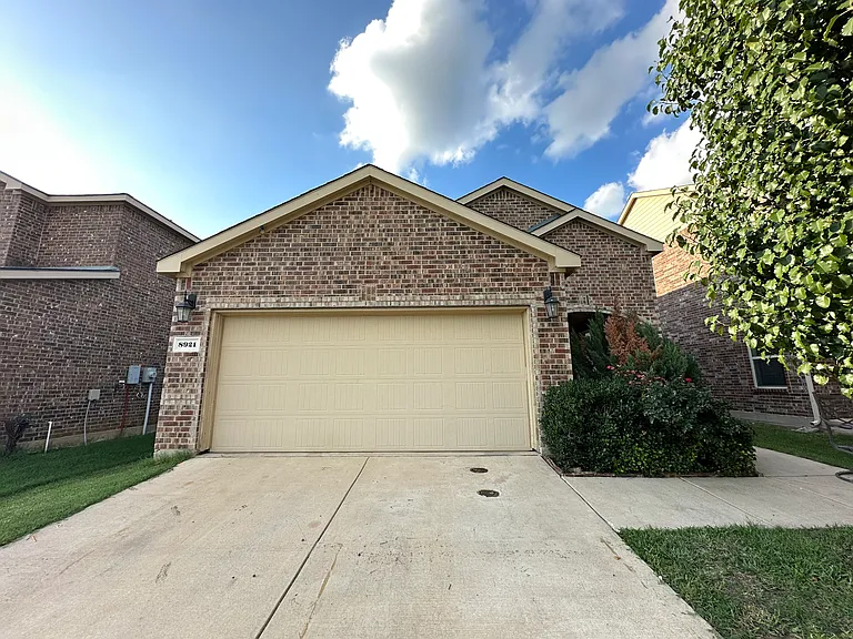 8921 Tenderfoot Ln — Photo 1
