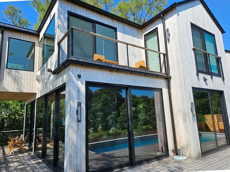 599 Peconic Bay Blvd — Photo 40