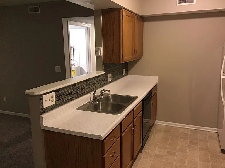 Cedarwood Apartments 206 — Photo 13