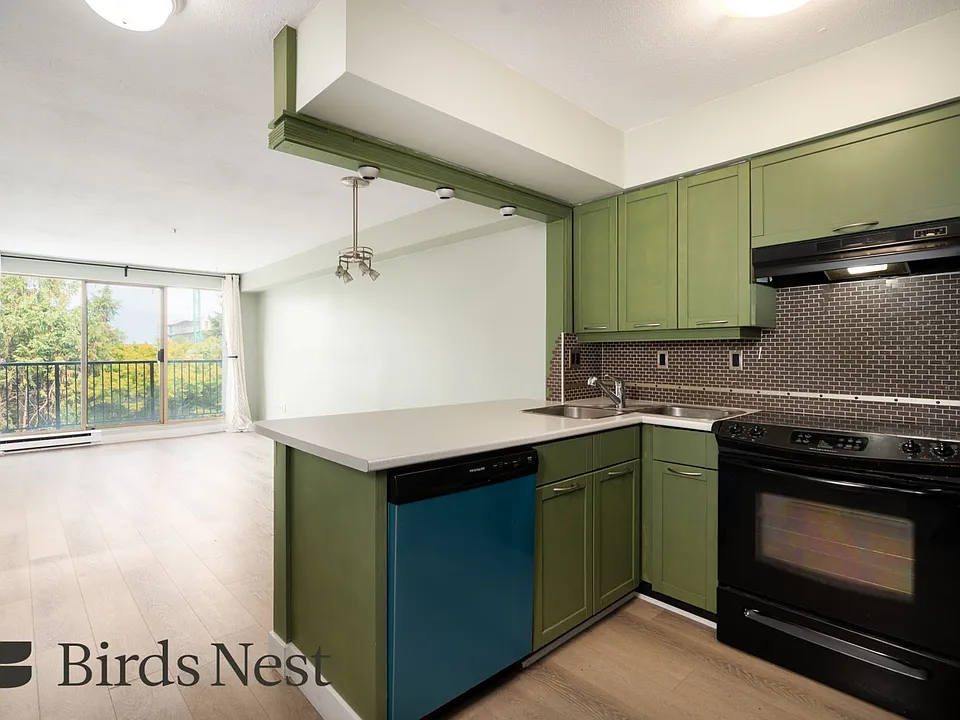 1099 Broadway E #301