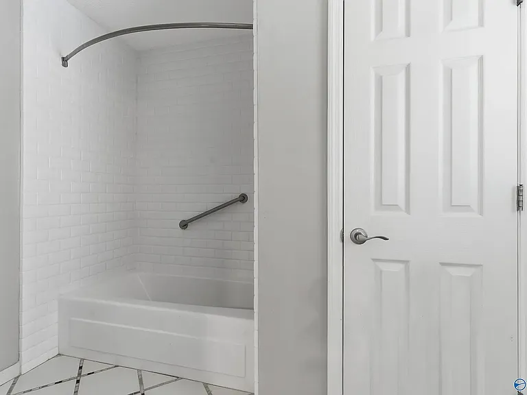 106 Golden Oak Dr — Photo 26