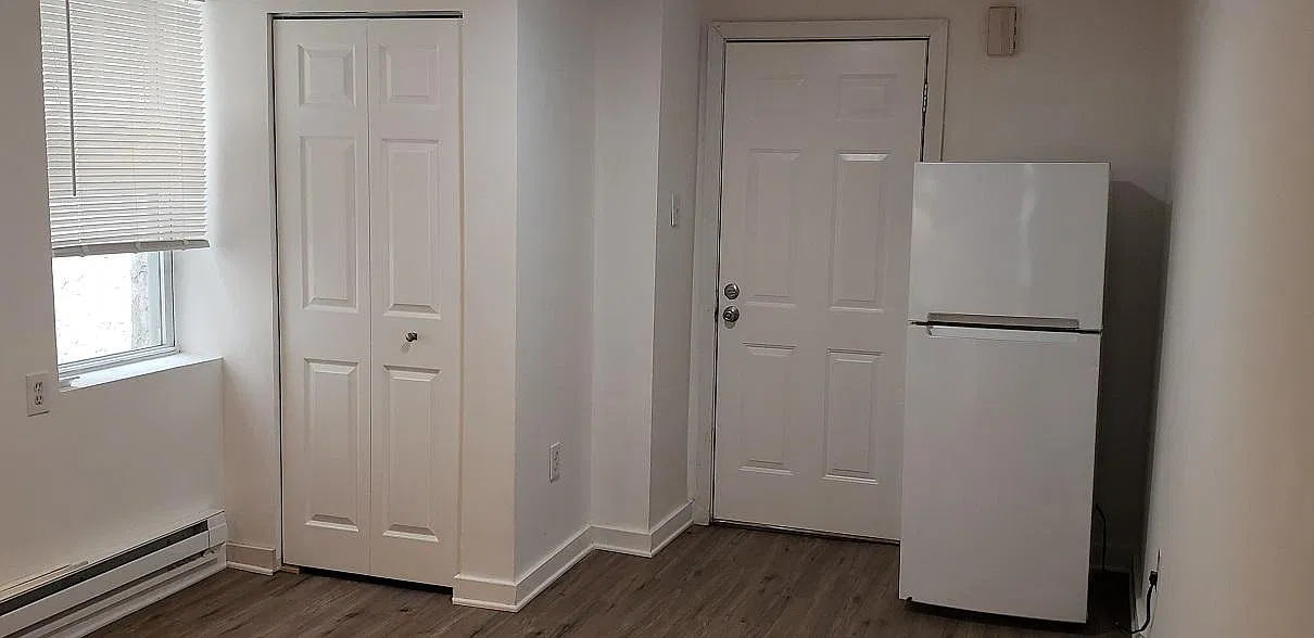 1 bed, 450 sqft, $1,000 — Photo 2