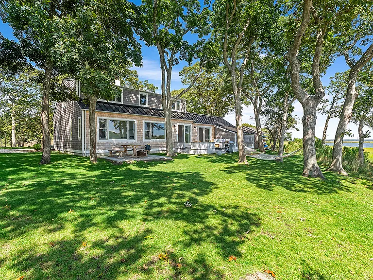 1082 Springs Fireplace Rd — Photo 25