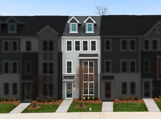 9755 Grant Ave, Manassas, VA