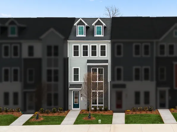 9755 Grant Ave, Manassas, VA 20110