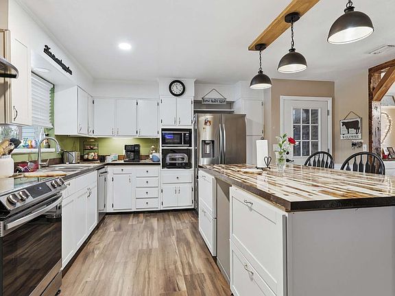 2nd image of 358 SE Evergreen Dr