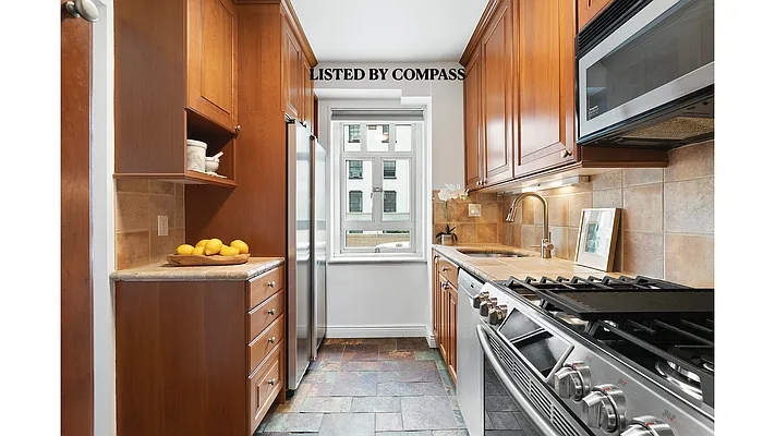 Sold by Compass | media 7