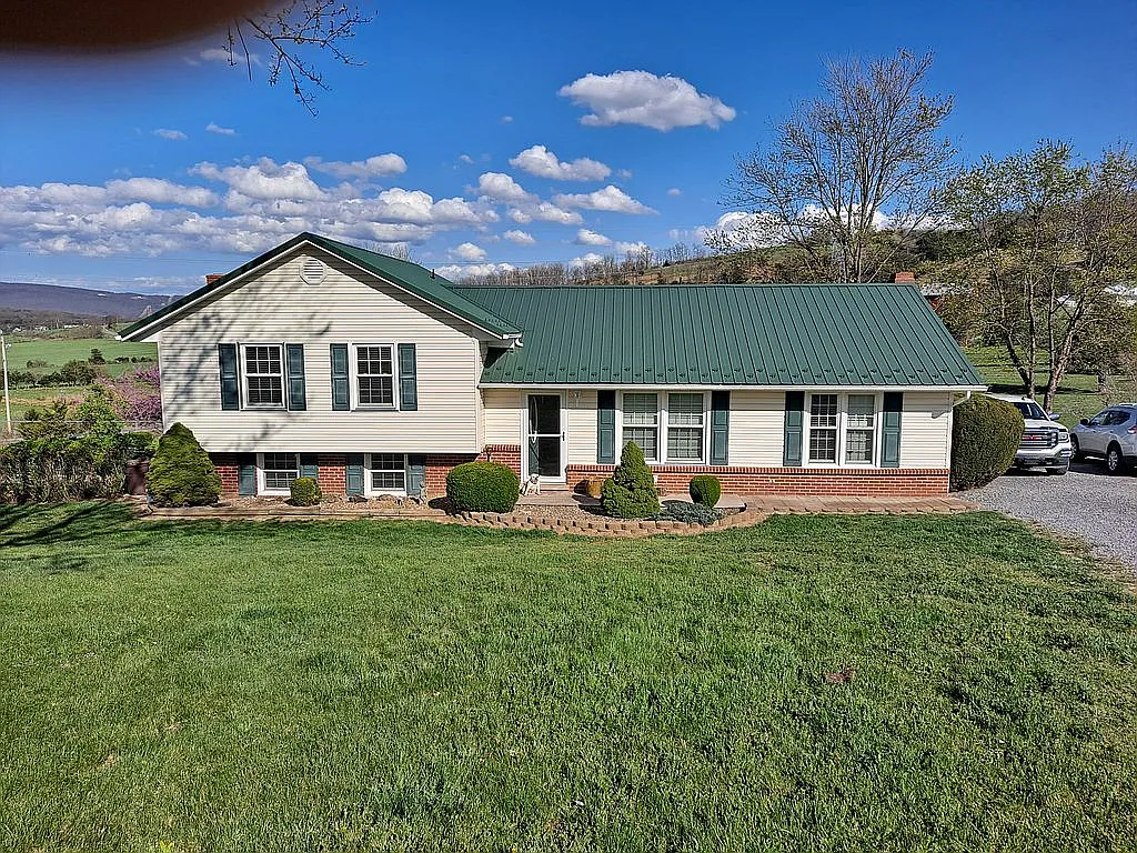 68 Liberty Ct photo 1