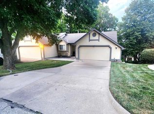 1439 Applegate Ct, Lawrence, KS 66049