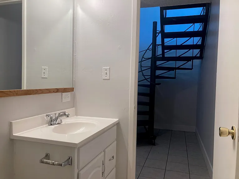 1161 Detroit Ave #6 — Photo 21