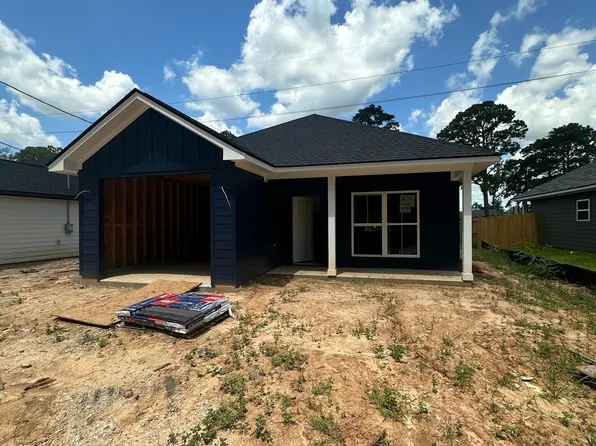 9866 Golden Ln, Lumberton, TX 77657