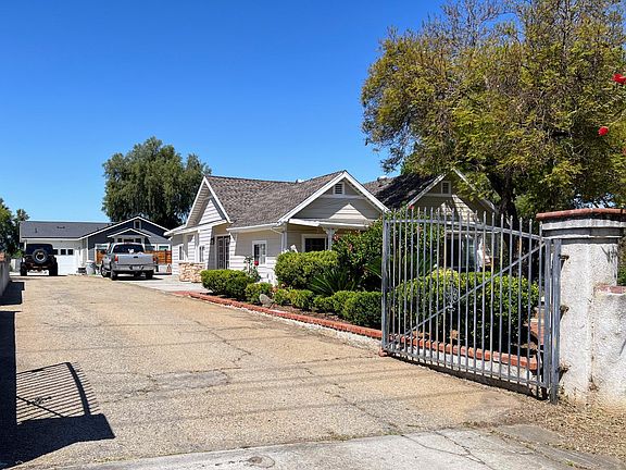 4th image of 227 S Citrus Ave