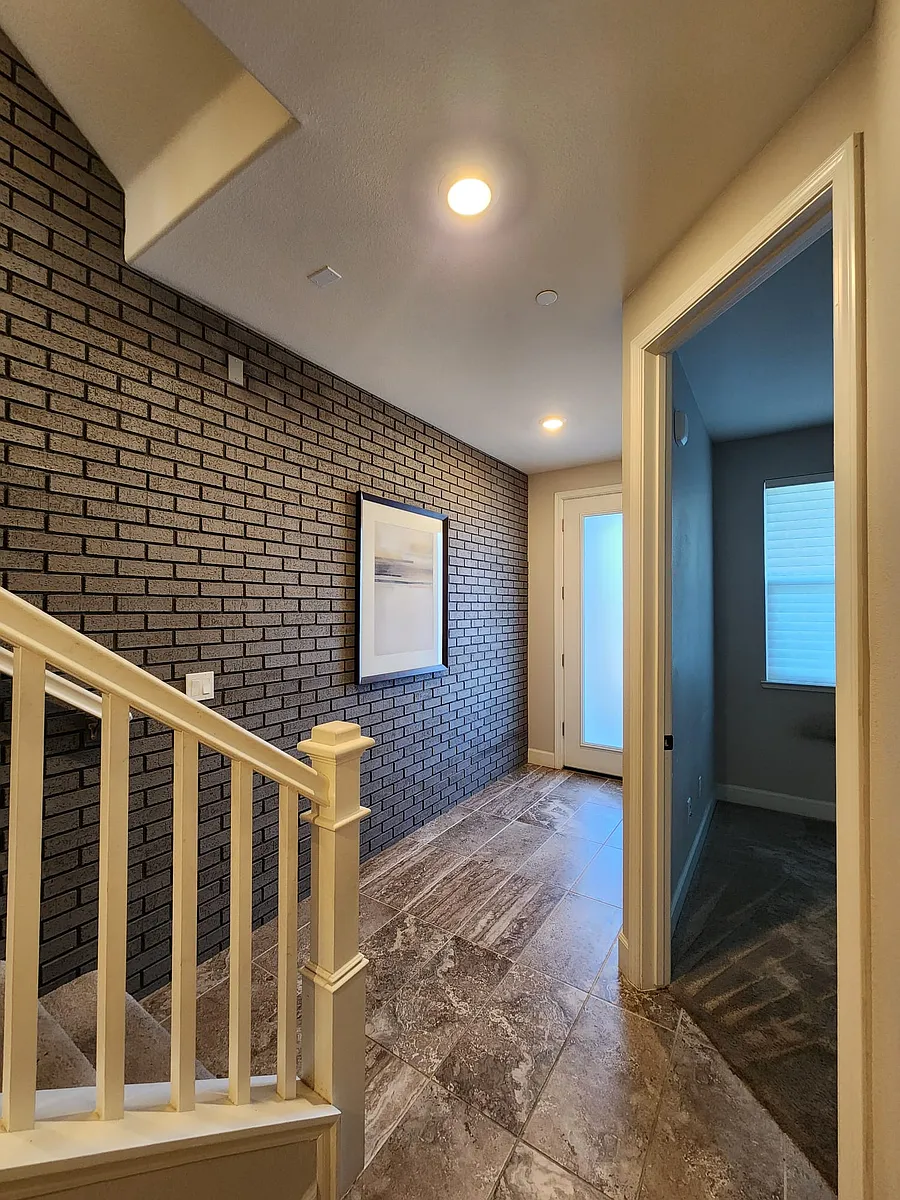 Building Photo - 1098 California Cir