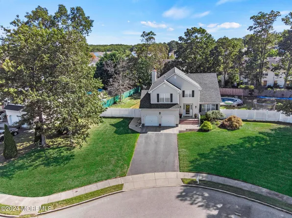 22 Jonathan Drive, Bayville, NJ 08721