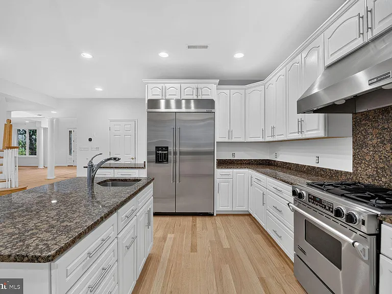 8309 Old Seven Locks Rd — Photo 18