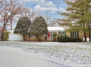 5613 Briarwood Dr, Crystal Lake, IL 60014