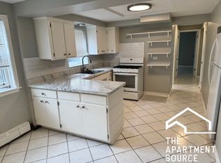 5837 W Addison St #G, Chicago, IL 60634