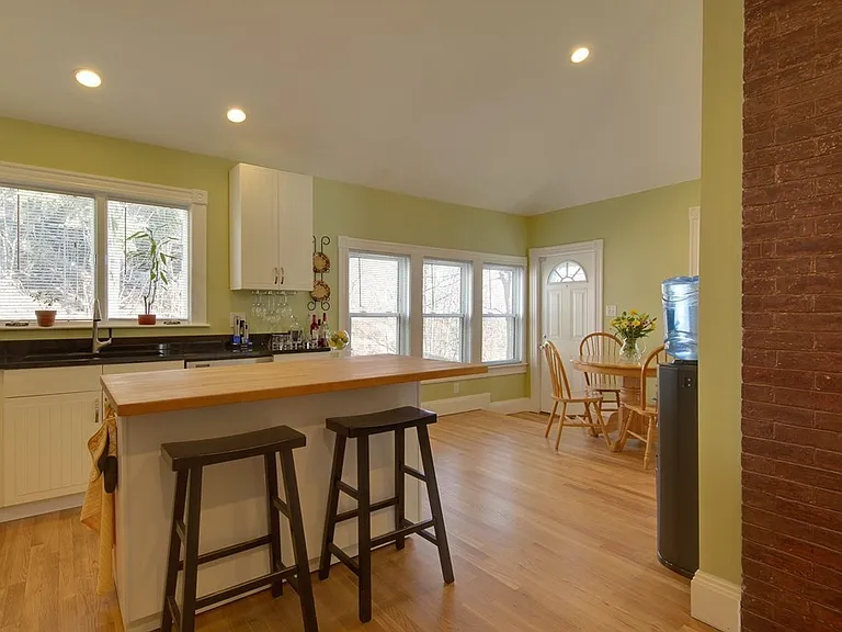 69 Eleanor St — Photo 14