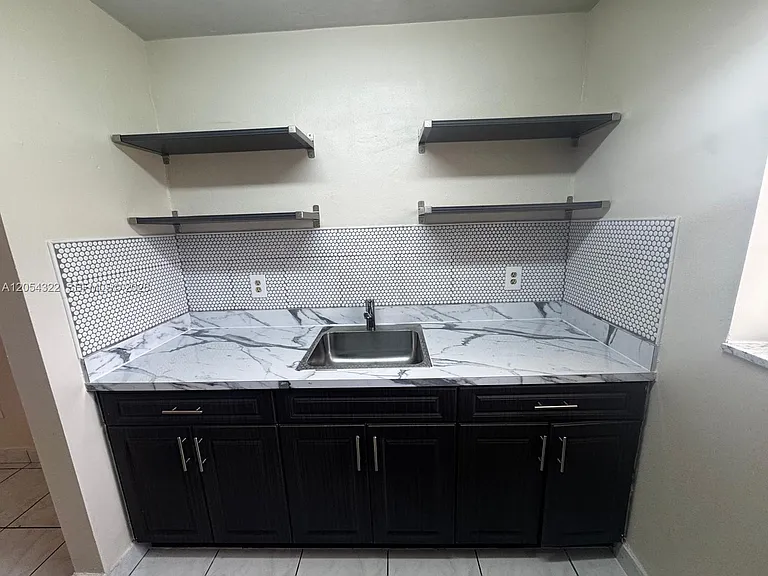 1832 Madison St #102 — Photo 7