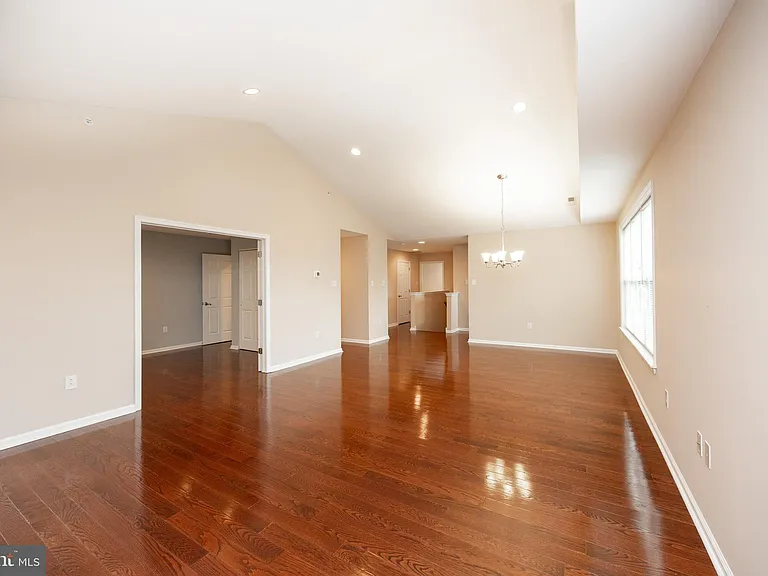 141 Stewarts Ct #307 — Photo 4