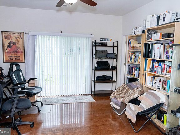 5th image of 23188 Ambrosia Ln