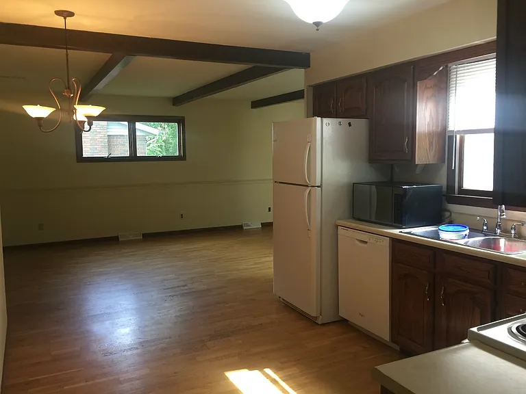 2210 Dixon Dr — Photo 6