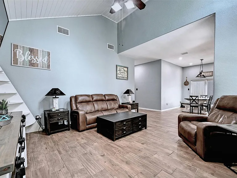 3012 Rochelle Dr — Photo 6